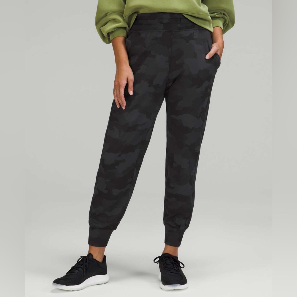 Lululemon Ready‎ to Rulu High-Rise Jogger 7/8 Camo Size 4